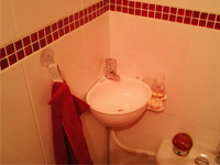 WiCi Mini kleines Waschbecken für Gäste WC - Herr P (Frankreich - 90) - 2 auf 2